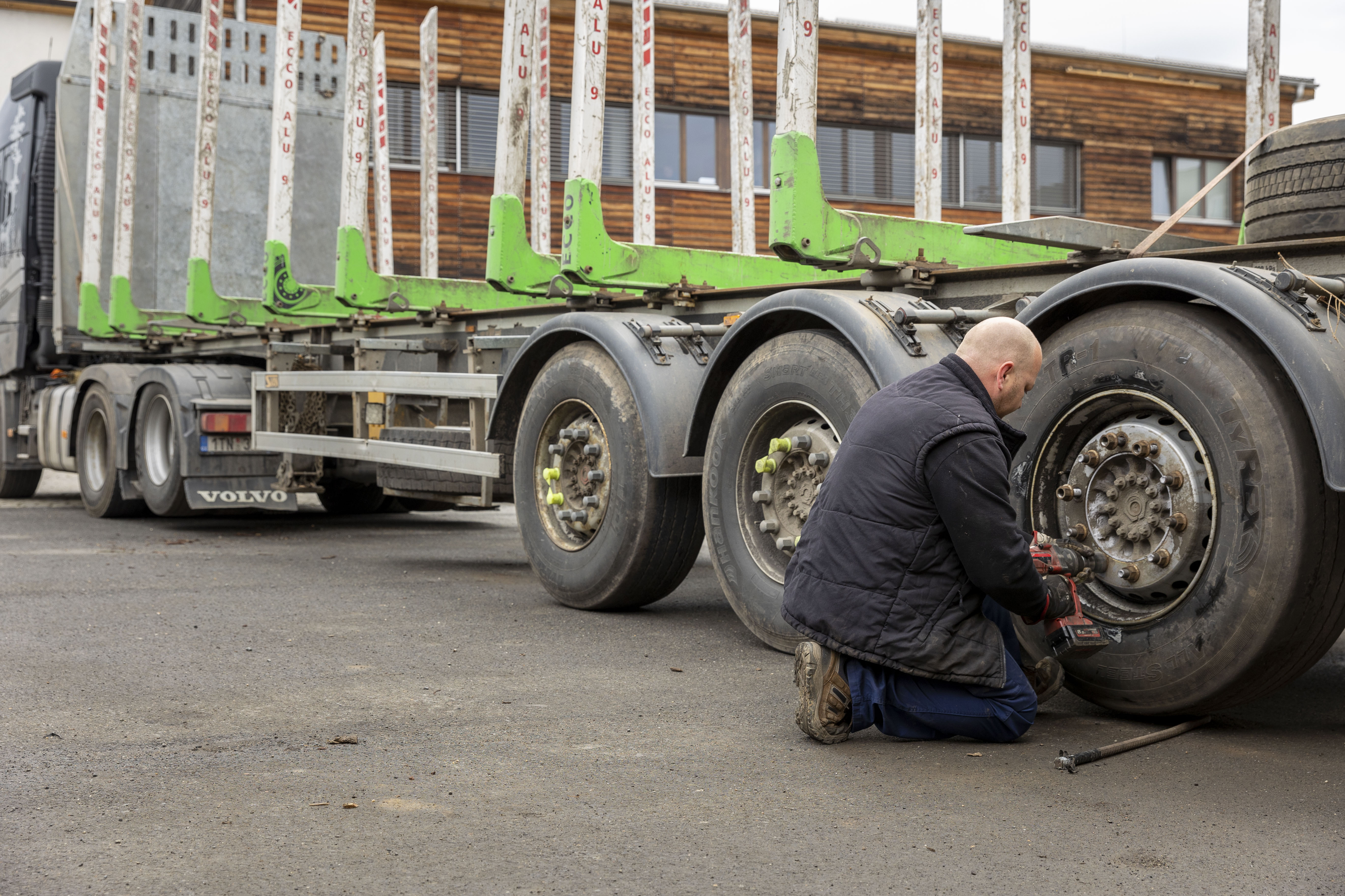 Hledá se kolega: Servisní mechanik pneuservisu do Opavy (vhodné i pro absolventy)